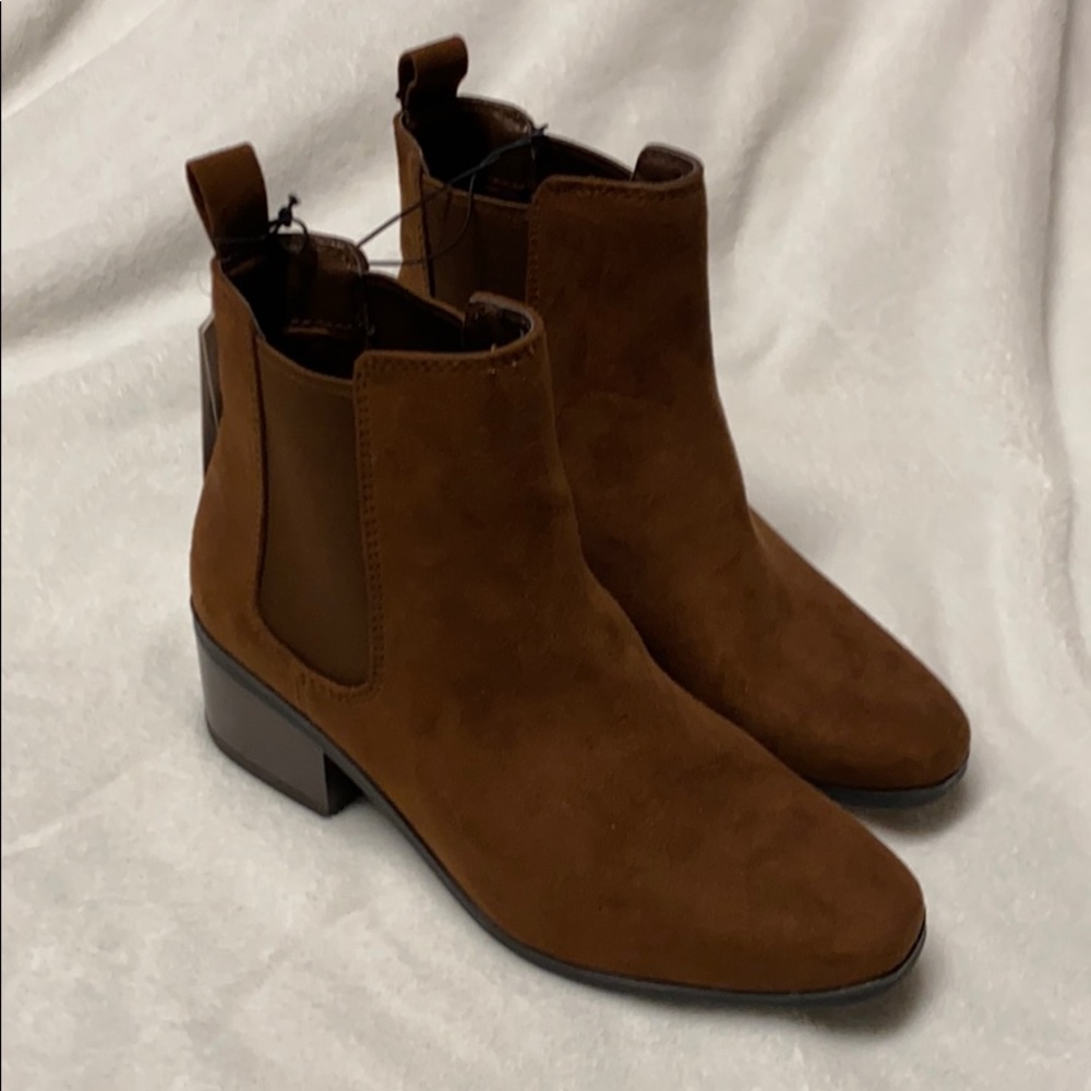 Chelsea Boot - Picture 6 of 7